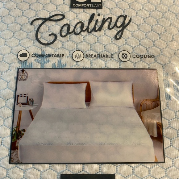 CL comfort lab Other - Cooling Mattress Cover - White